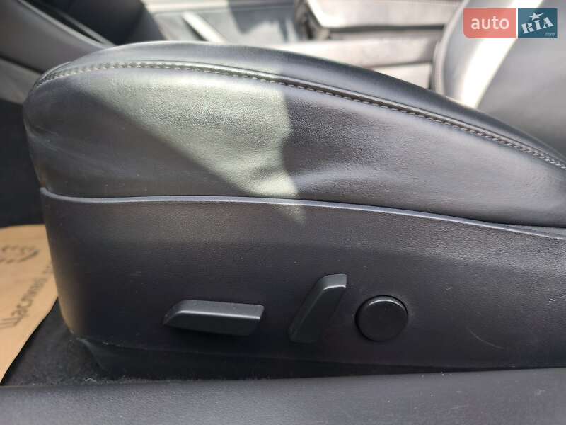 Седан Tesla Model 3 2019 в Стрые