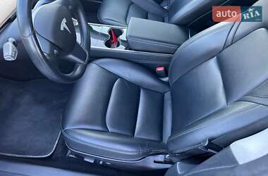 Седан Tesla Model 3 2019 в 