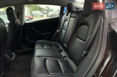 Седан Tesla Model 3 2021 в 