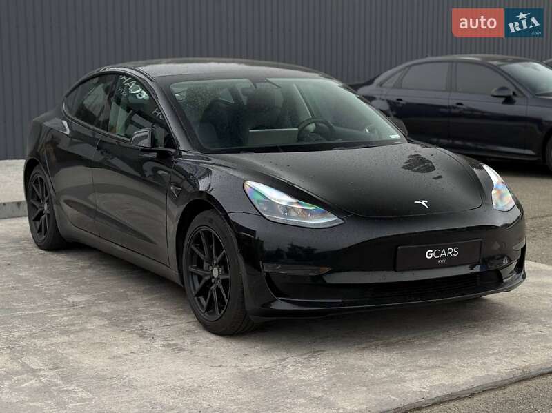 Седан Tesla Model 3 2021 в Киеве