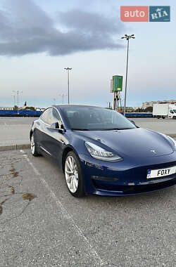 Седан Tesla Model 3 2018 в 