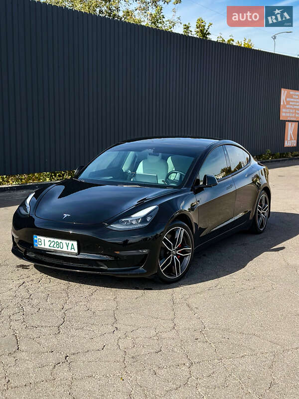 Tesla Model 3 2021