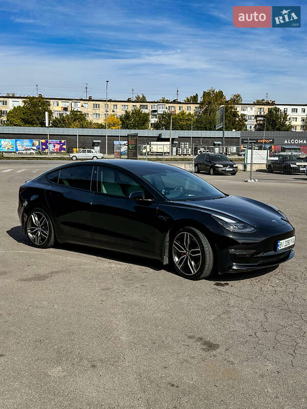 Седан Tesla Model 3 2021 в Полтаве