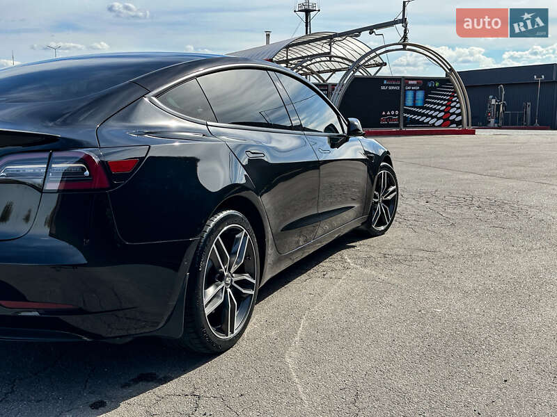 Седан Tesla Model 3 2021 в Полтаве фото 11 Седан Tesla Model 3 2021 в Полтаве