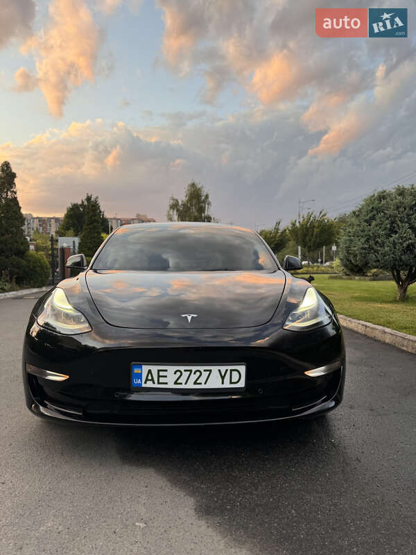 Седан Tesla Model 3 2022 в Дніпрі фото Седан Tesla Model 3 2022 в Дніпрі