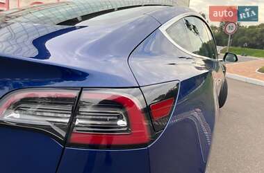 Седан Tesla Model 3 2019 в 