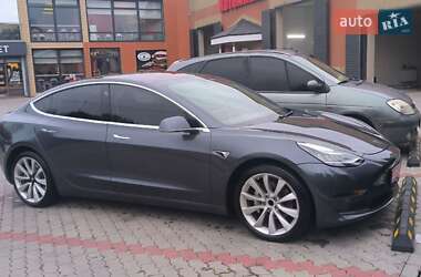 Седан Tesla Model 3 2018 в Черновцах