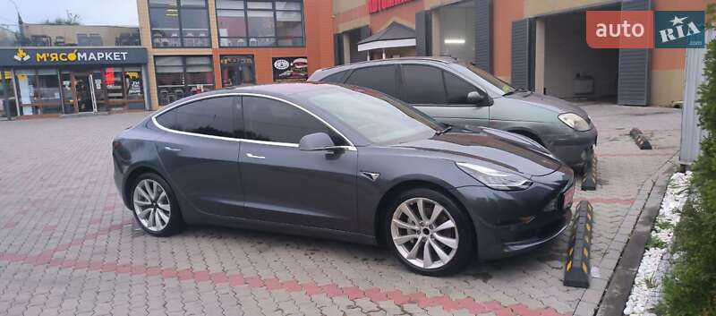 Tesla Model 3 2018