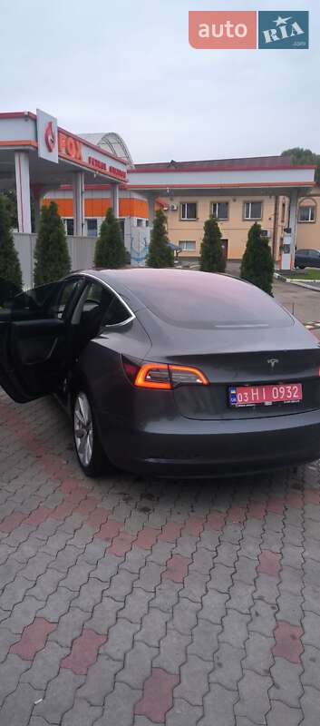 Седан Tesla Model 3 2018 в Черновцах фото 7 Седан Tesla Model 3 2018 в Черновцах