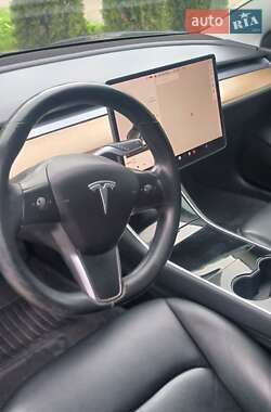 Седан Tesla Model 3 2018 в 