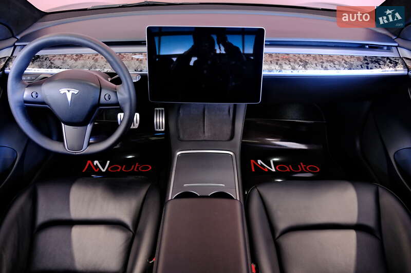 Седан Tesla Model 3 2023 в Одесі