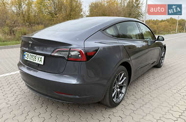 Седан Tesla Model 3 2022 в 