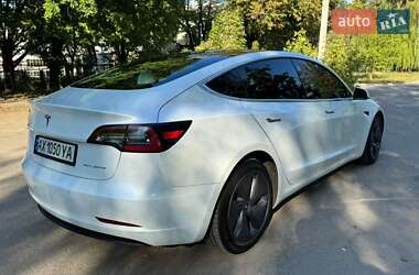 Седан Tesla Model 3 2019 в 