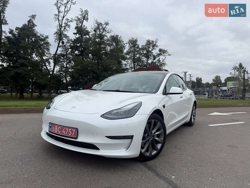 Седан Tesla Model 3 2021 в Києві
