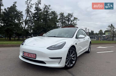 Седан Tesla Model 3 2021 в 