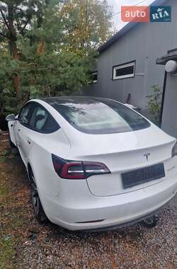 Седан Tesla Model 3 2021 в 