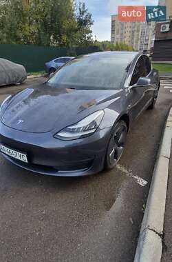 Седан Tesla Model 3 2020 в Киеве