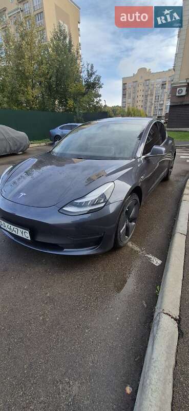 Седан Tesla Model 3 2020 в Киеве