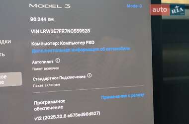 Седан Tesla Model 3 2022 в 