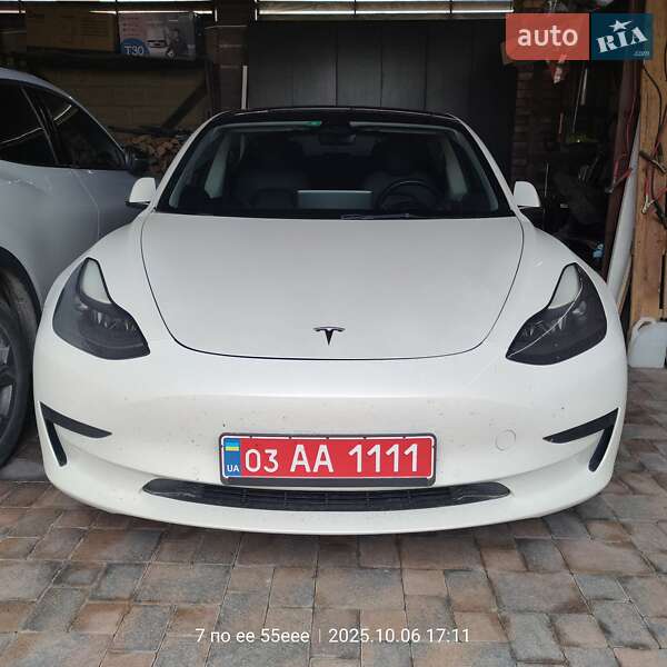 Tesla Model 3 2022