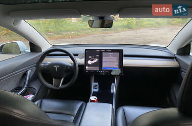 Седан Tesla Model 3 2019 в 