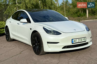 Седан Tesla Model 3 2021 в 