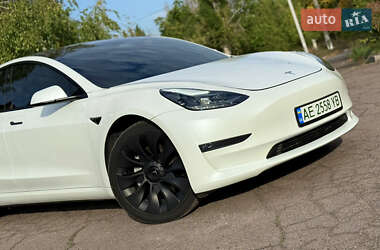 Седан Tesla Model 3 2021 в 