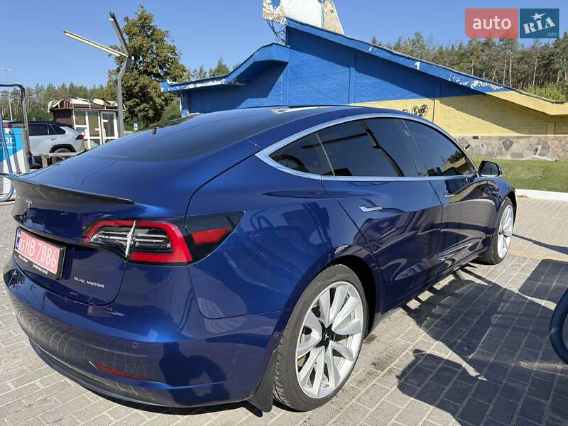 Седан Tesla Model 3 2019 в Києві