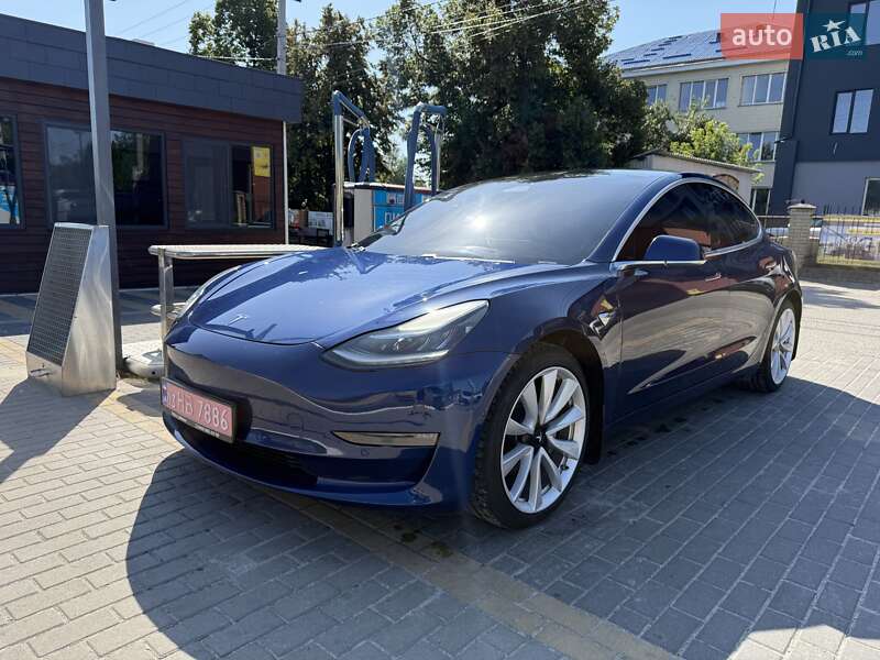 Седан Tesla Model 3 2019 в Києві