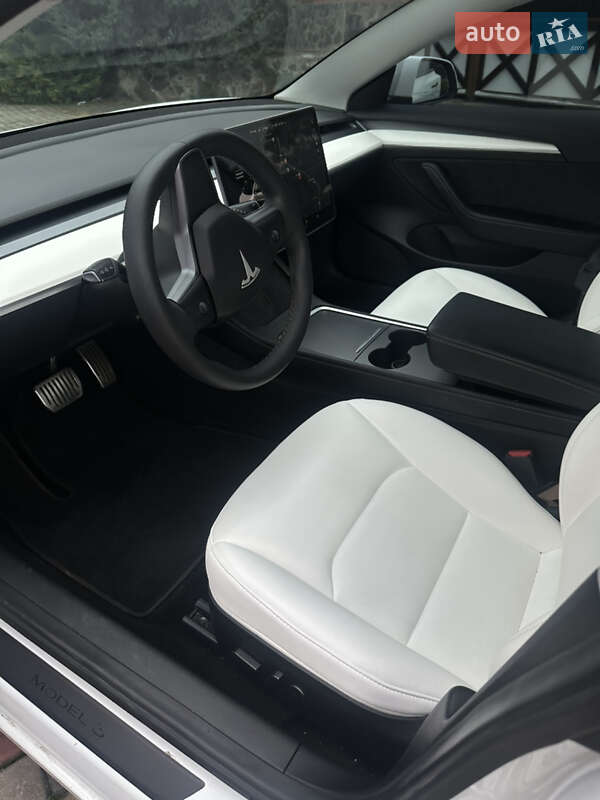 Седан Tesla Model 3 2021 в Пустомытах