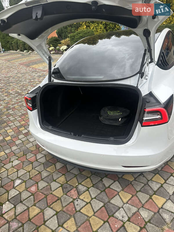 Седан Tesla Model 3 2021 в Пустомытах