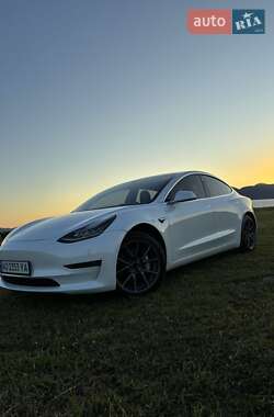 Седан Tesla Model 3 2020 в Хусте