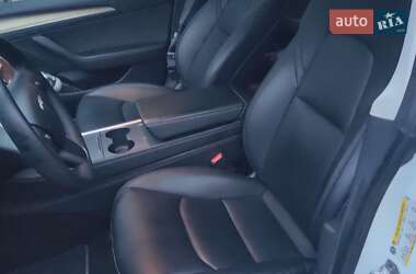 Седан Tesla Model 3 2022 в 