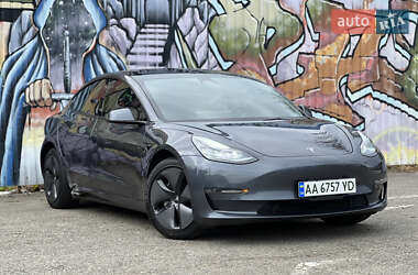 Седан Tesla Model 3 2023 в 