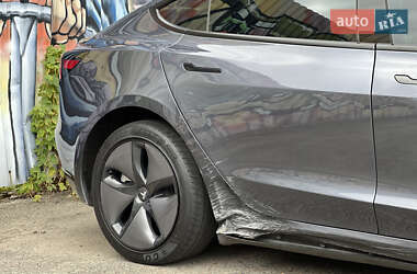 Седан Tesla Model 3 2023 в 