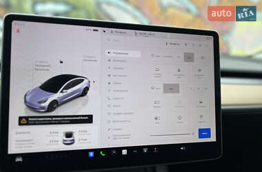 Седан Tesla Model 3 2023 в 