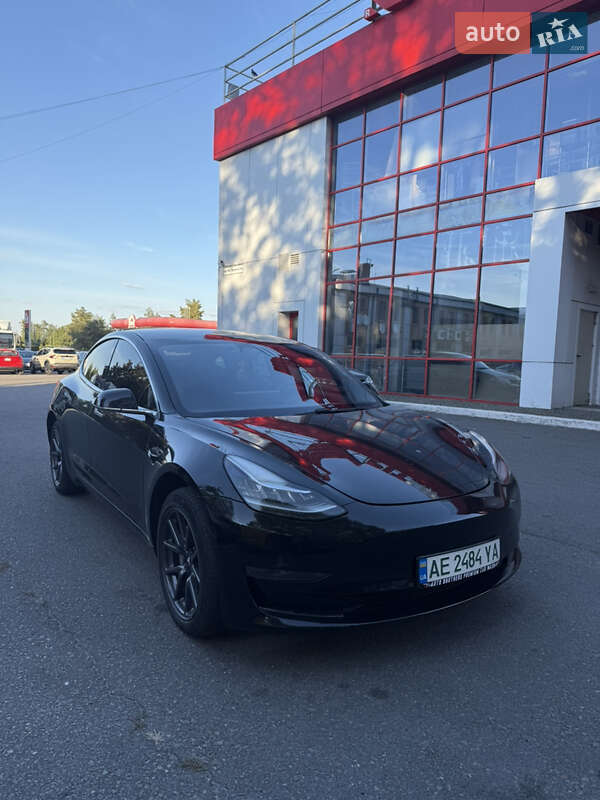 Седан Tesla Model 3 2019 в Дніпрі