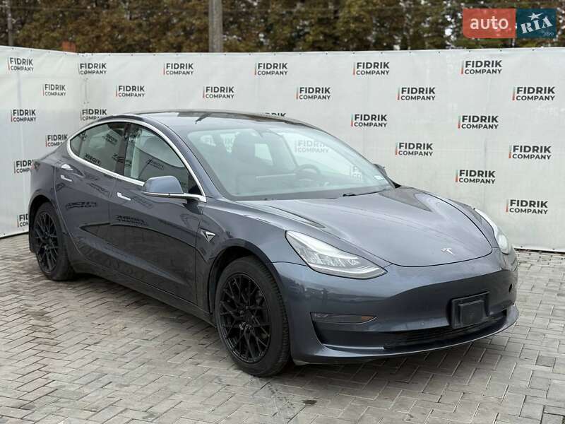 Tesla Model 3 2020