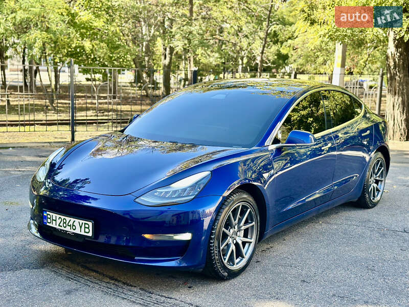 Седан Tesla Model 3 2019 в Одесі