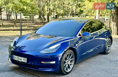 Седан Tesla Model 3 2019 в 
