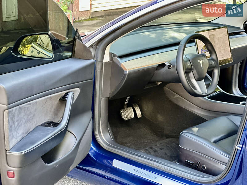 Седан Tesla Model 3 2019 в Одесі