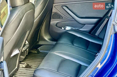 Седан Tesla Model 3 2019 в 