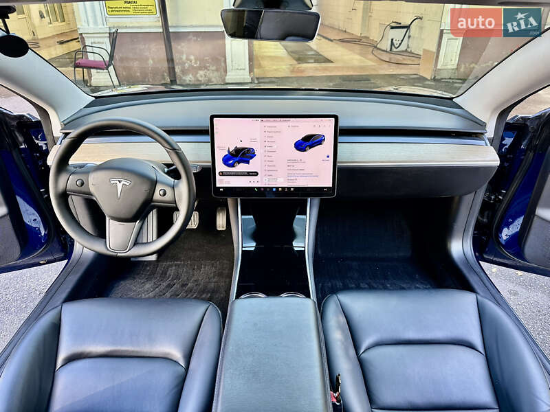Седан Tesla Model 3 2019 в Одесі