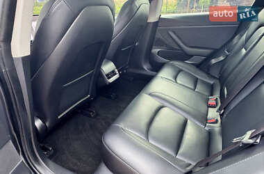 Седан Tesla Model 3 2020 в 