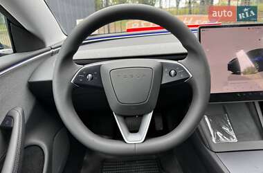 Седан Tesla Model 3 2024 в 