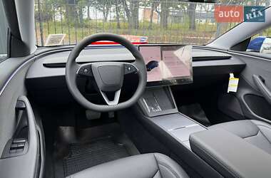 Седан Tesla Model 3 2024 в 
