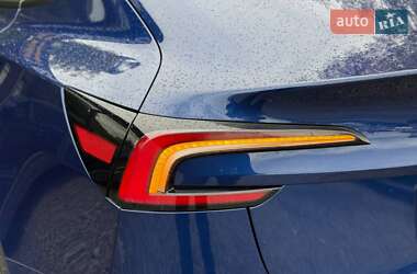 Седан Tesla Model 3 2024 в 