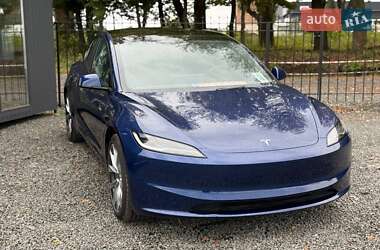 Седан Tesla Model 3 2024 в 