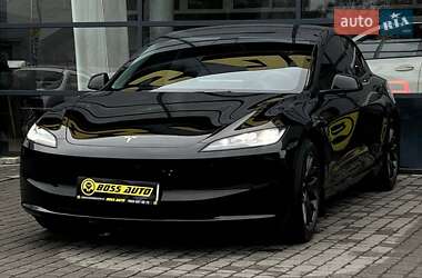 Седан Tesla Model 3 2024 в 