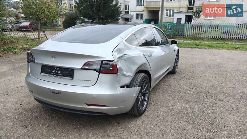 Седан Tesla Model 3 2018 в Самборе